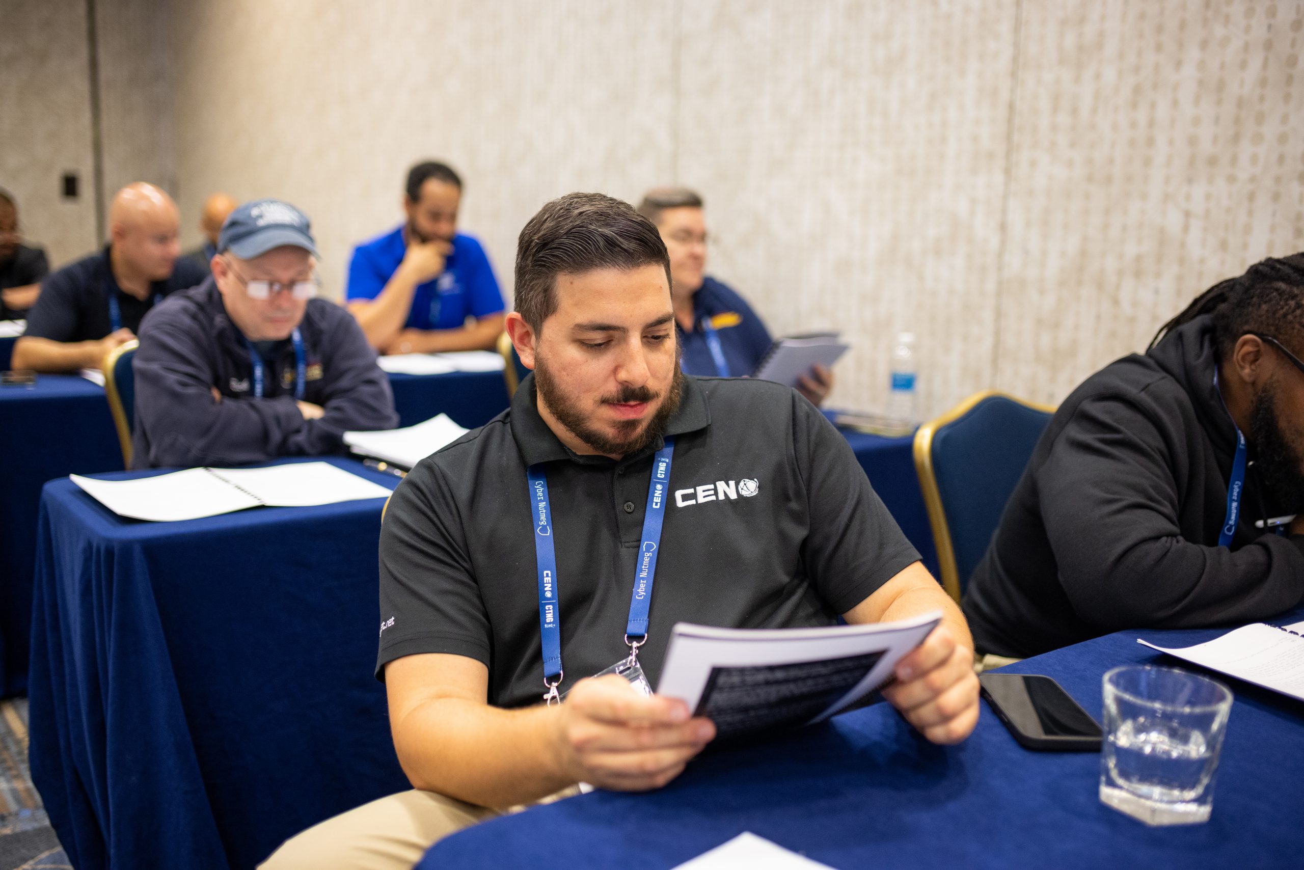 CEN Member reading a packet at a session table